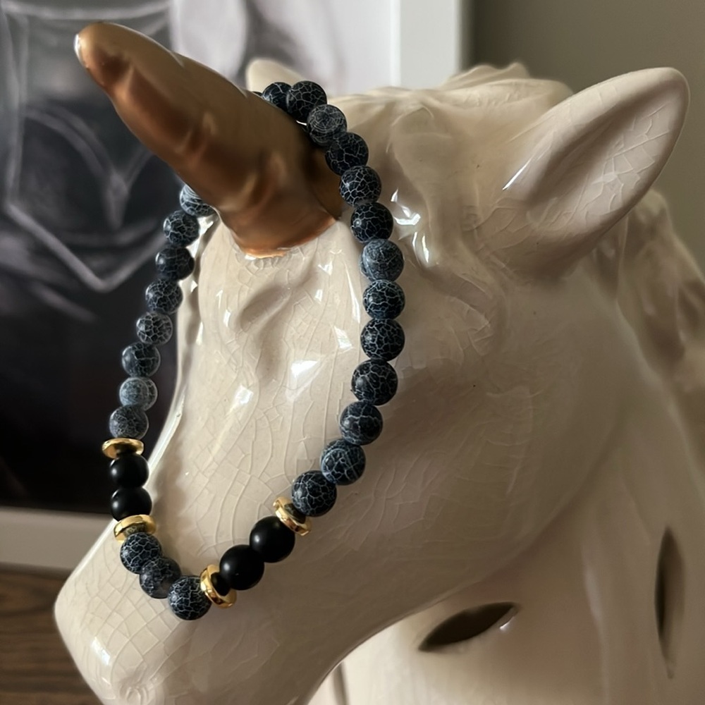 💎🌴⭐️ Black and Gray Beaded Bracelet with Gold Accents